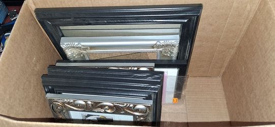 Free picture frames