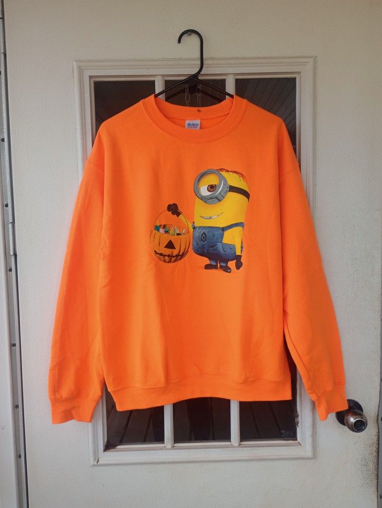 Gildan Womens Medium Minion Trick Or Treat Halloween Pumpkin Orange Sweatshirt