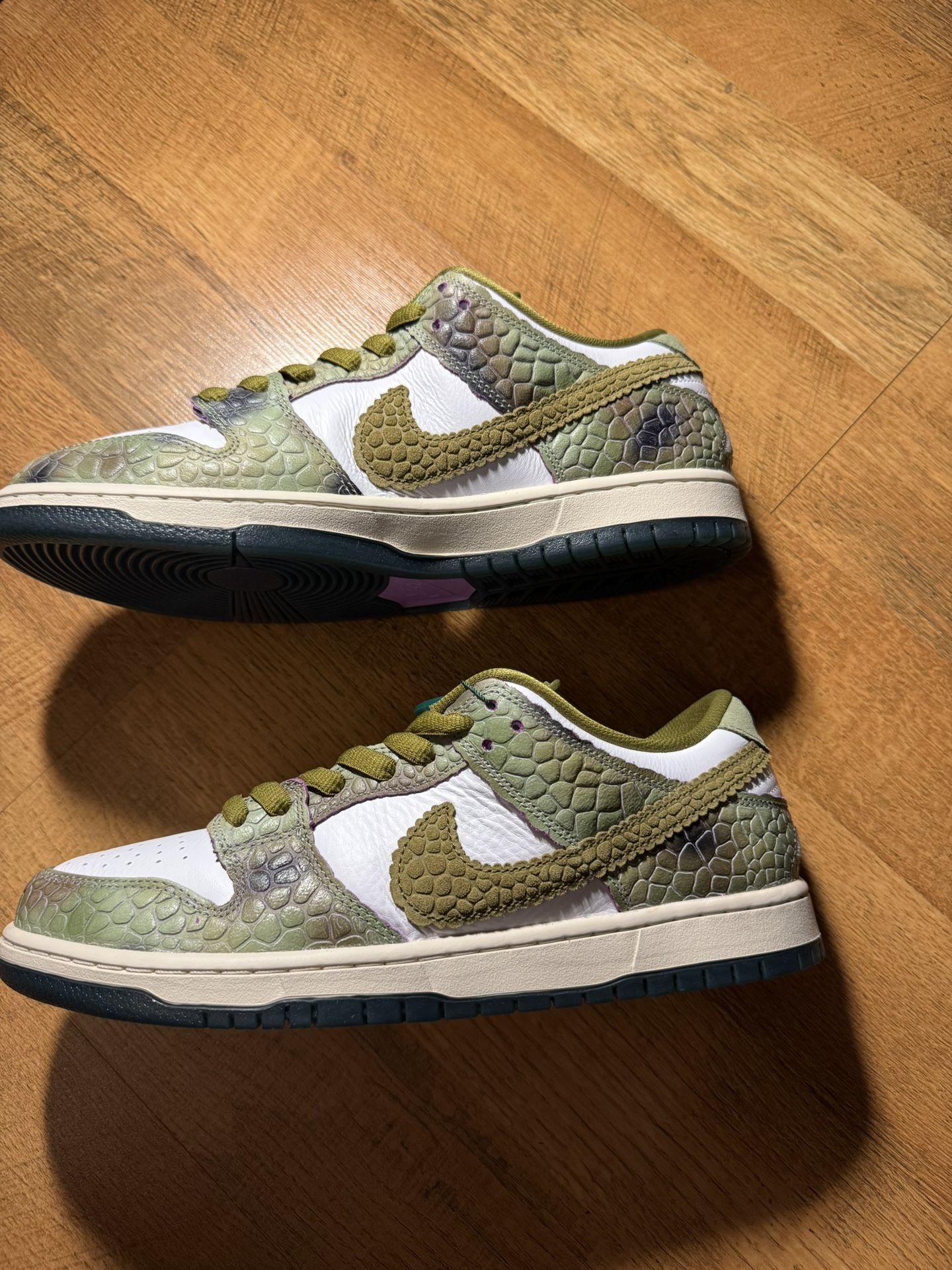 Nike Sb Dunk Low Alexis Sablone Chameleon