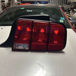 Tail lights for 05-09 Ford Mustang 