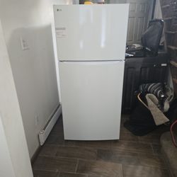 LG Refrigerator  BRAND NEW