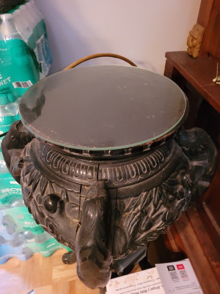 Oriental Table Stand