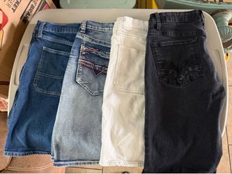 Men Denim shorts - READ DESCRIPTION ⬇️