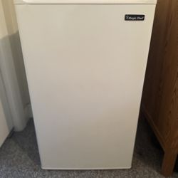 Magic Chef Mini Fridge 3.3 cu. ft