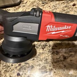 MILWAUKEE FUEL ORBITAL BUFFER VARIABLESPEED