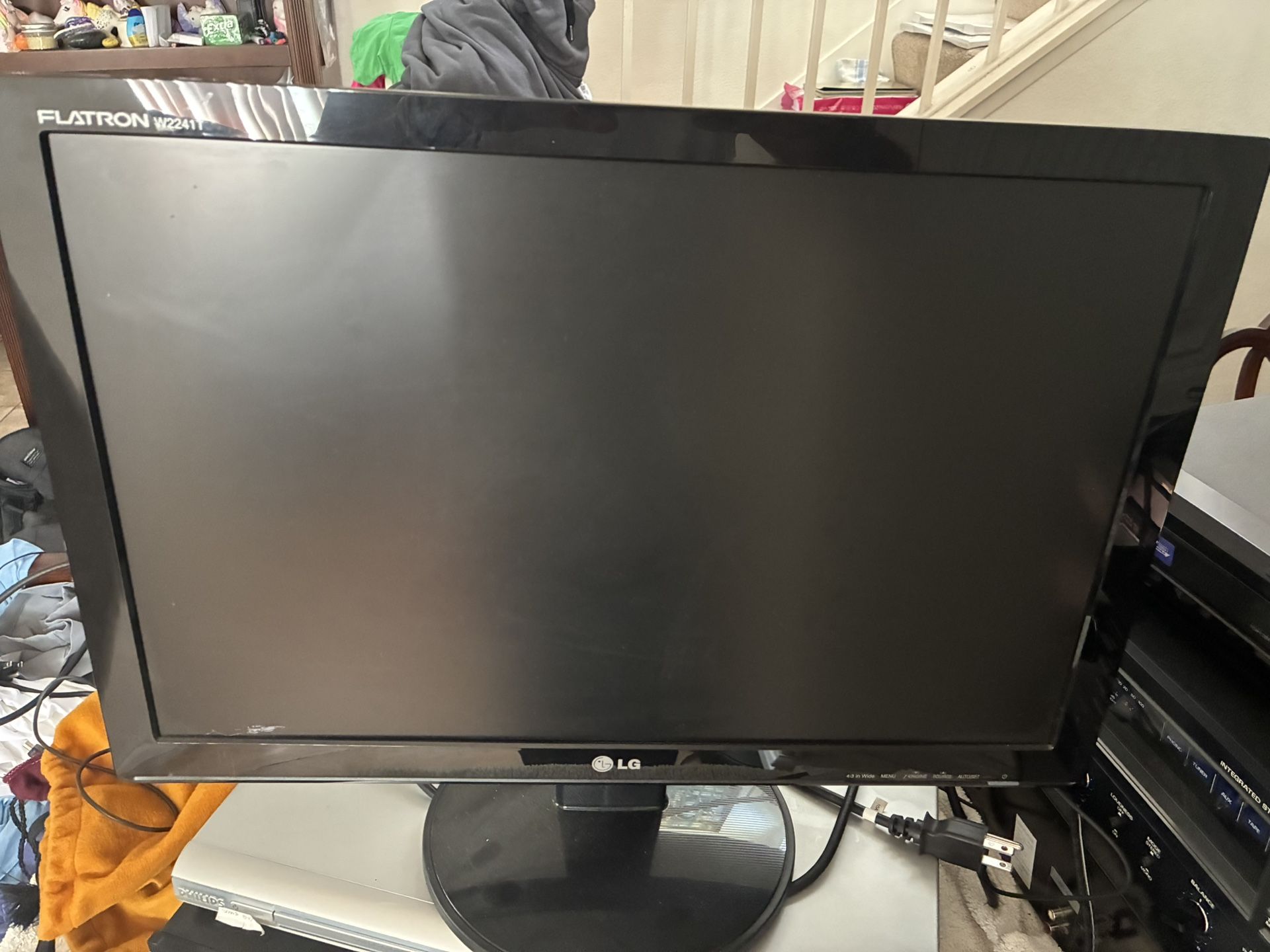 LG 23” Flatron Monitor Screen W2241T 
