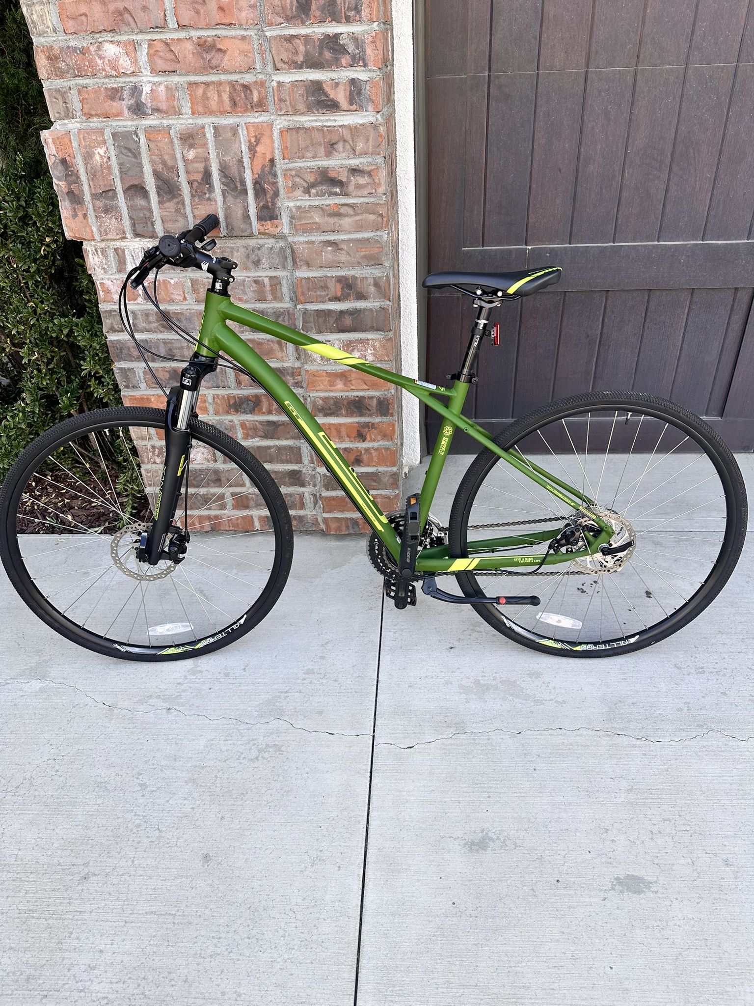 GT Transeo Hybrid Bike