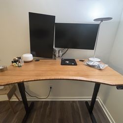 UPLIFT V2 Standing Desk