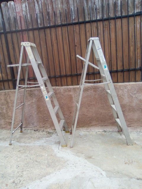 Escaleras Aluminio De Tijera 6 Pies De Alto Este De Los Ángeles