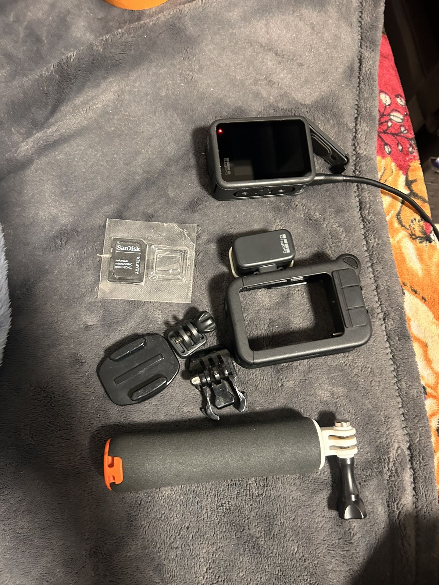 Go Pro (READ DESCRIPTION)