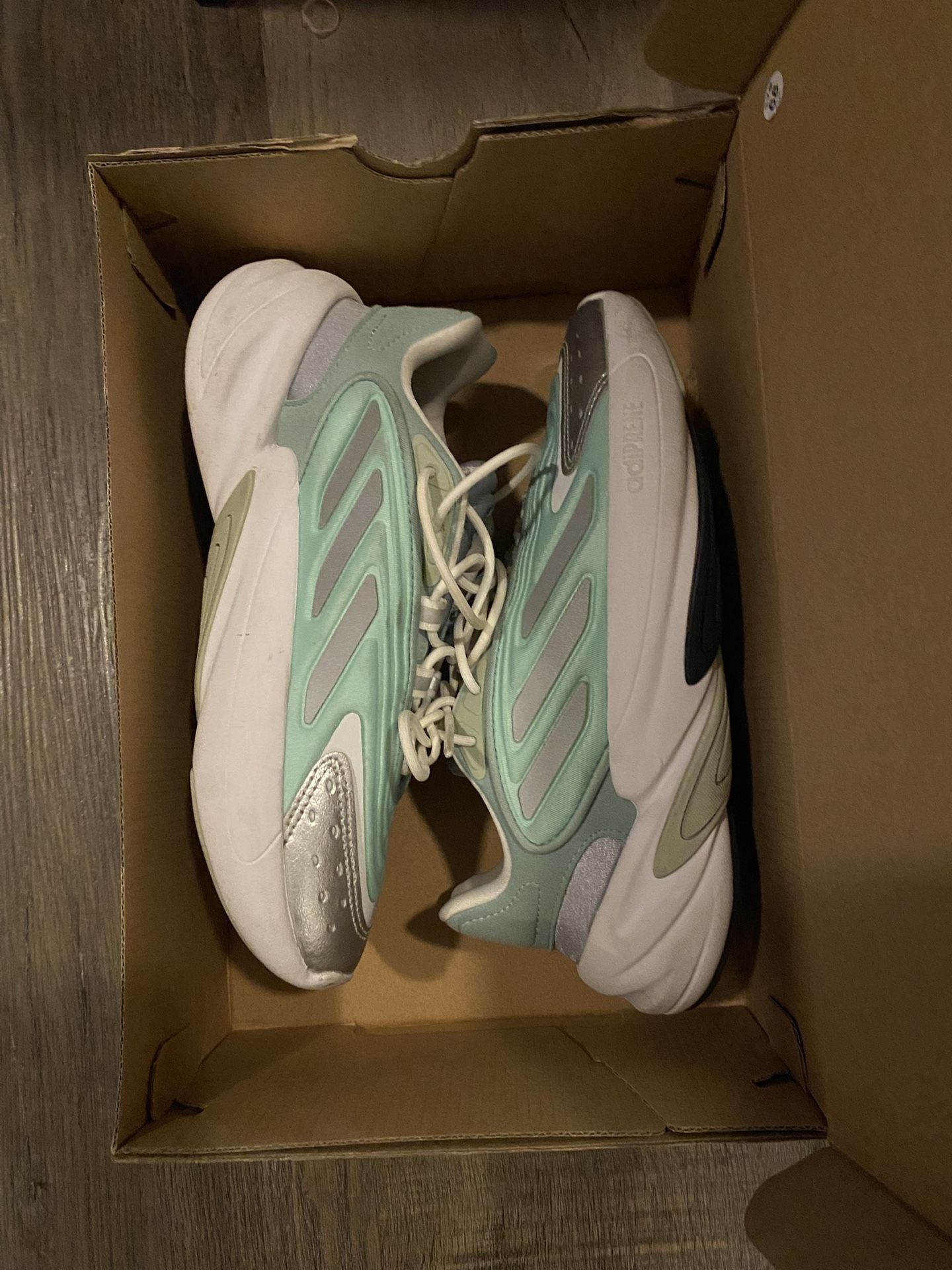 Adidas Women’s 5.5