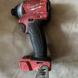 Milwaukee m18 Fuel Brushless Impact Driver