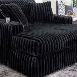 New Ashley Brand Black Or White Oversized Chaise Lounge Sofa Couch Chair With USB Ports And Cup Holders