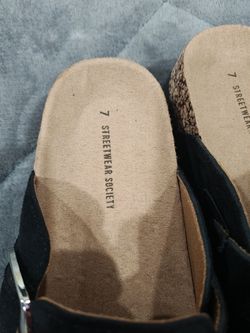 Shoes size 7