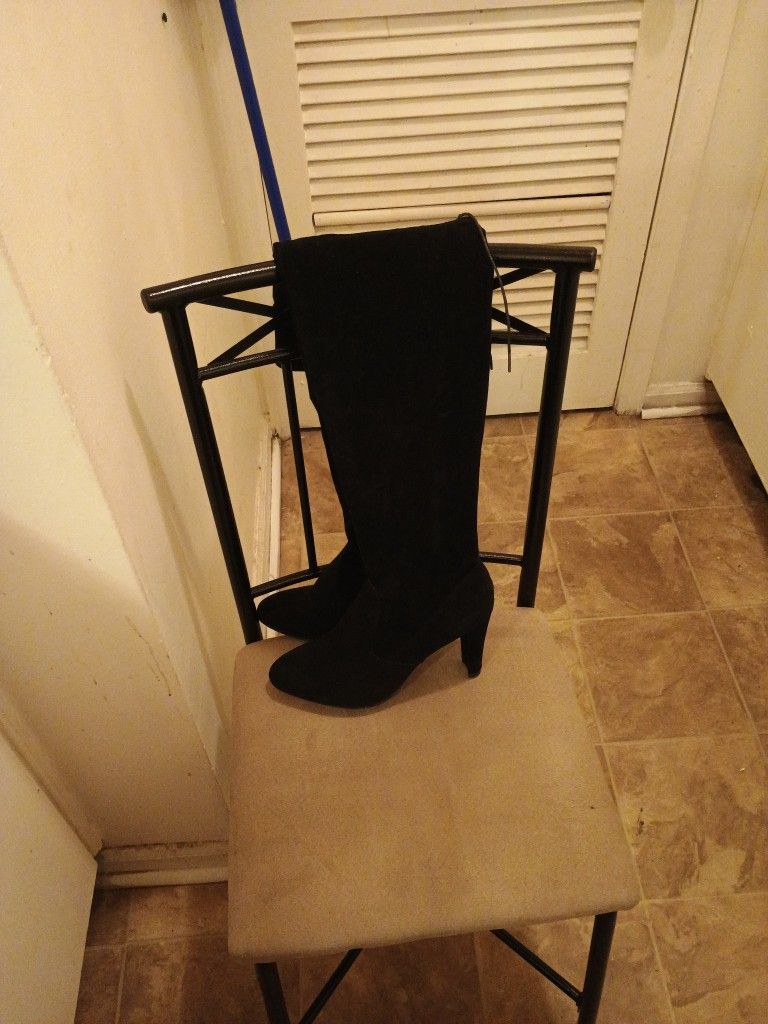 Boots Size 10