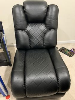 Comfortable leather chair with cup holder power socket usb and lights