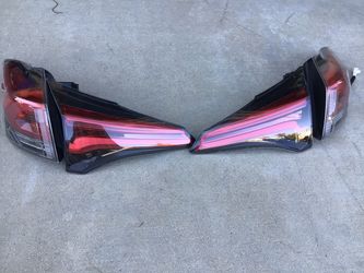 New complete taillight set 2016/2018 Toyota RAV4