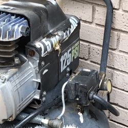 Central pneumatic 21 gallon 2.5 hp 125 psi cast iron vertical air compressor deals