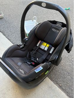 Graco Snug Fit Carseat