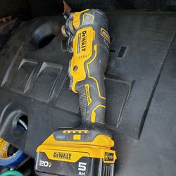 Dewalt mulitool With 20v 5ah battery