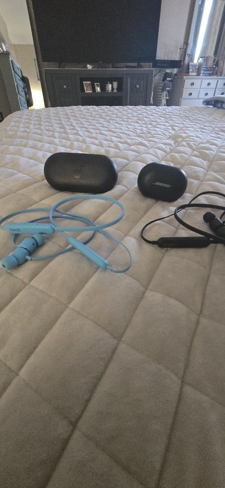 Beats ,Bose , Soundcore Earbuds New An Used