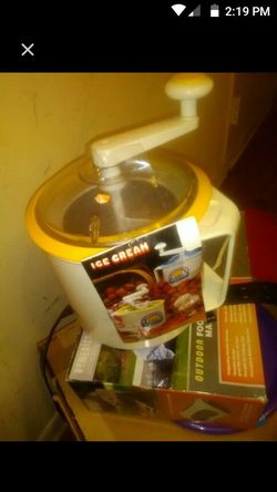 Ice cream maker