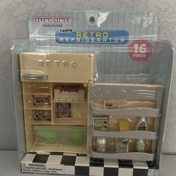 Teeny Tinies Retro Fridge. New!