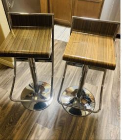 Like NEW 2 Toned Wooden/ Stainless Steel Barstools