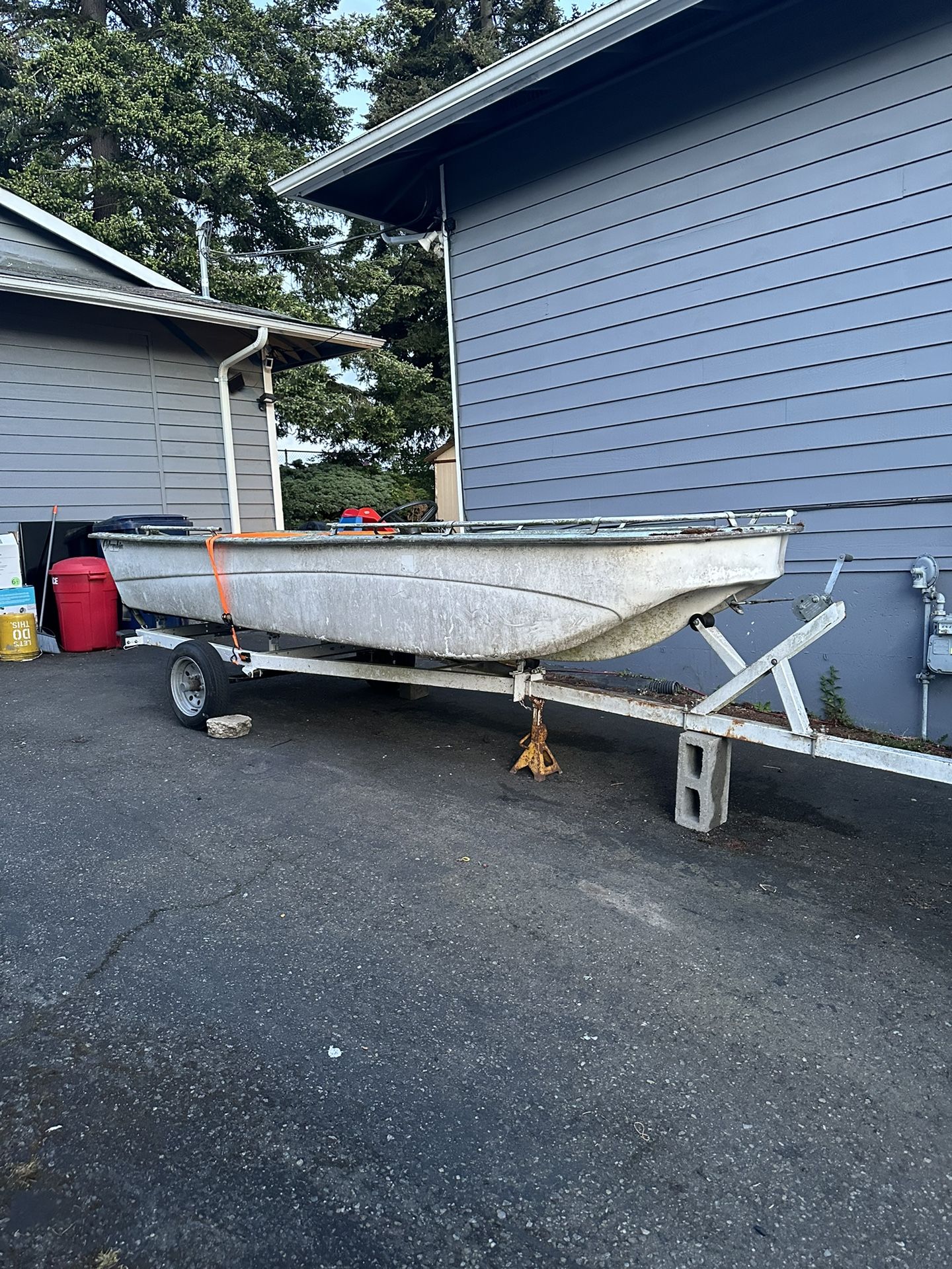 13’ Columbia Fiber Glass Boat