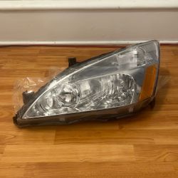 2006 Honda accord Driver Side Headlight