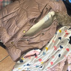 Ropa De Nueva Y Una Puesta De Mí Niña 