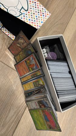 200+ pokemon cards