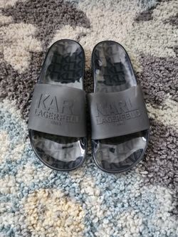 Women's Slides Size 7