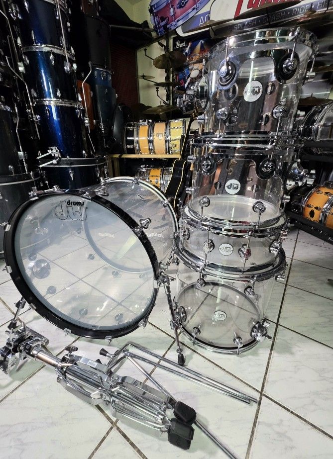 Dw Acrylic Shells Complete Drum Set !! $1700 Or Best Offer !!
