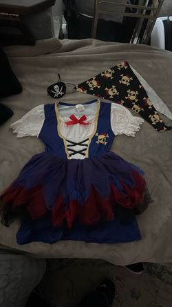 Pirate costume little girl
