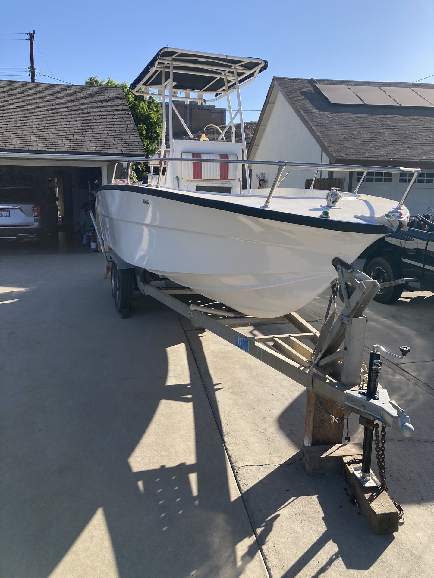 1984 Riviera 22 Foot Center Con