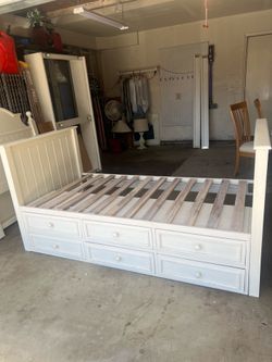 Bedframe twin size with storage drawers