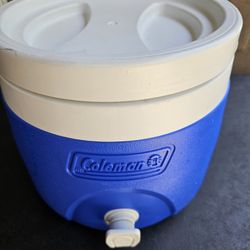 2 Gallon COLEMAN water or Juice Container