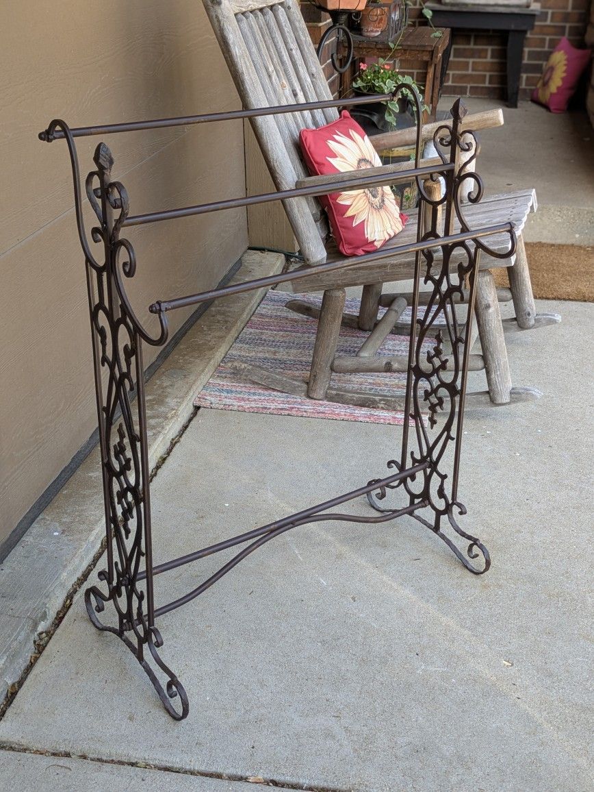 Vintage Scrolling Wrought Iron Quilt Blanket Towel Stand