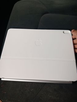I pad magic keyboard