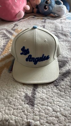 Cream Los Angeles Lakers hat