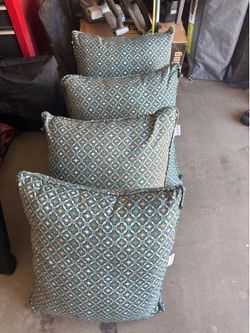 Outdoor cushion set of 4