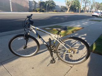 Aggressor Mountain bike/street bike
