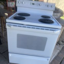 Electric Stove Used But Clean And Great Condition 