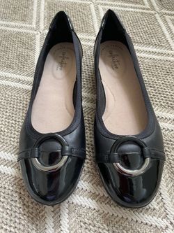 Clarks dress shoes size 9