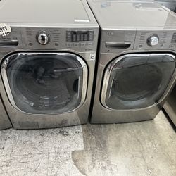 LG Set Washer And Gas Dryer 