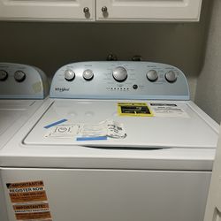 Like NEW Whirlpool Washer and Dryer