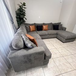 Copley Court Sectional 