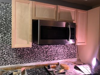 Kitchen Backsplash and Cabinets