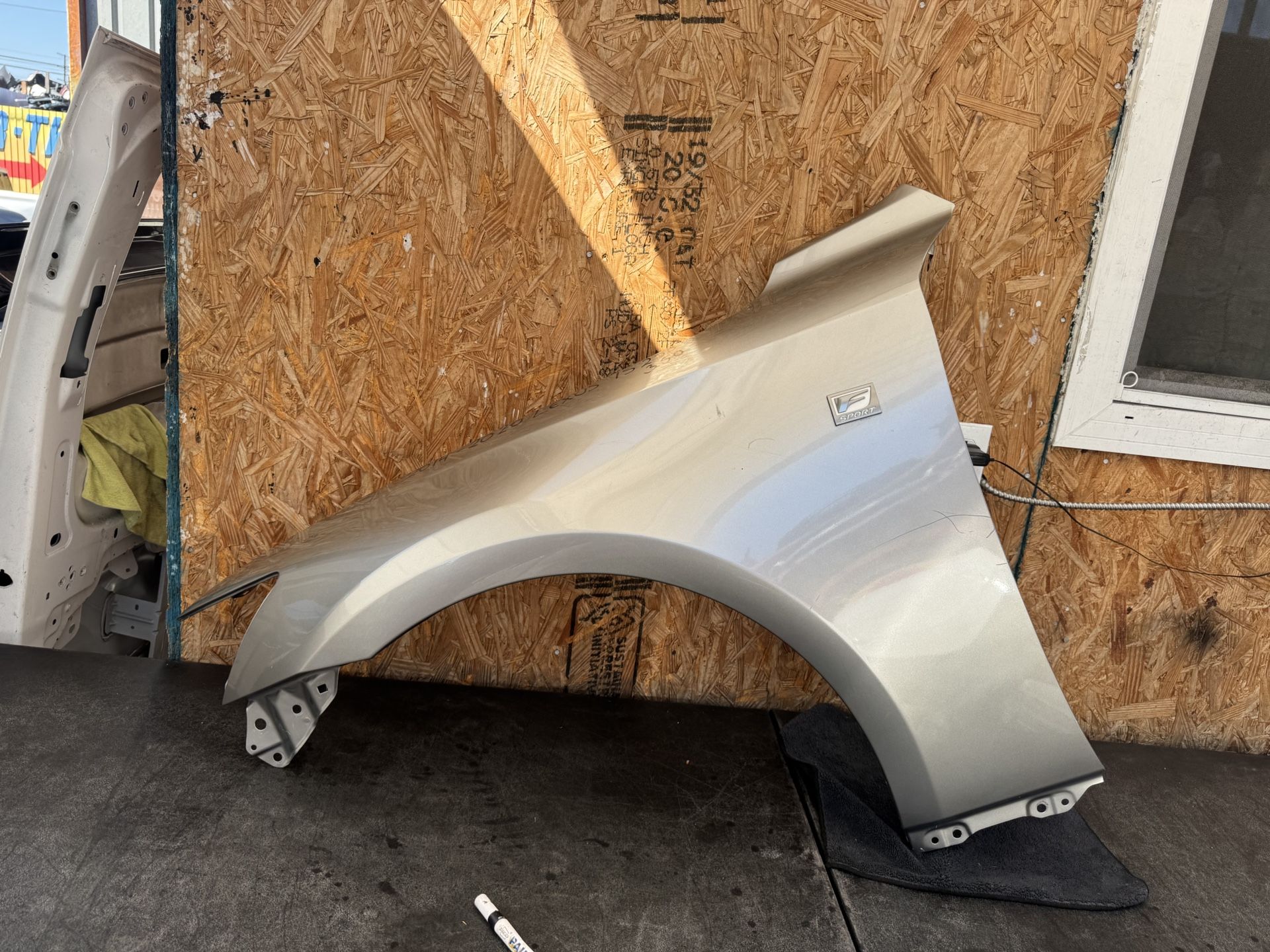 2014 2015 2016 2017 2018 2019 2020 LEXUS IS 250/350 LEFT SIDE FENDER OEM USED